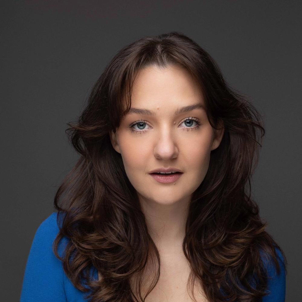 Bella Thomas headshot