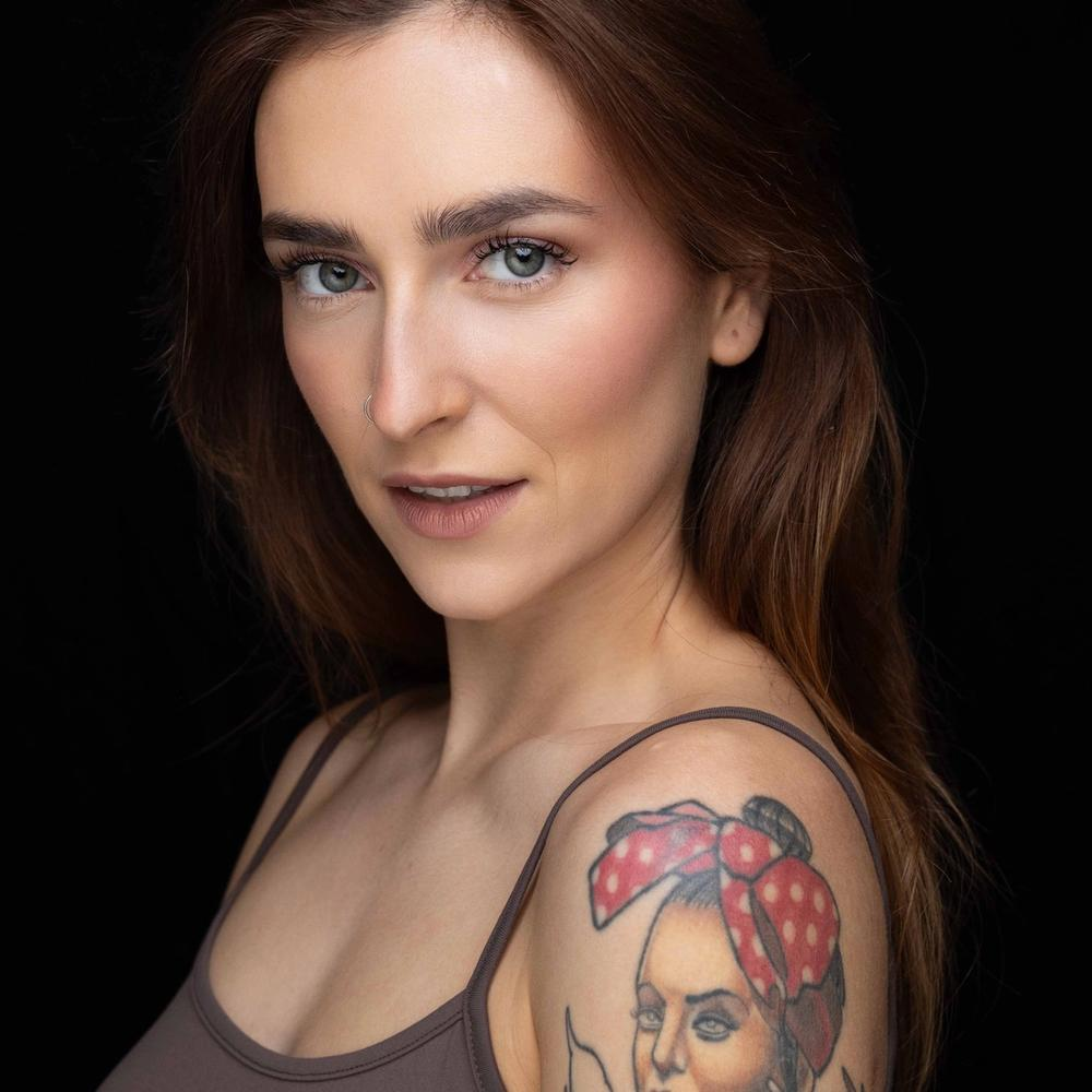 Melanie Cowmeadow Headshot