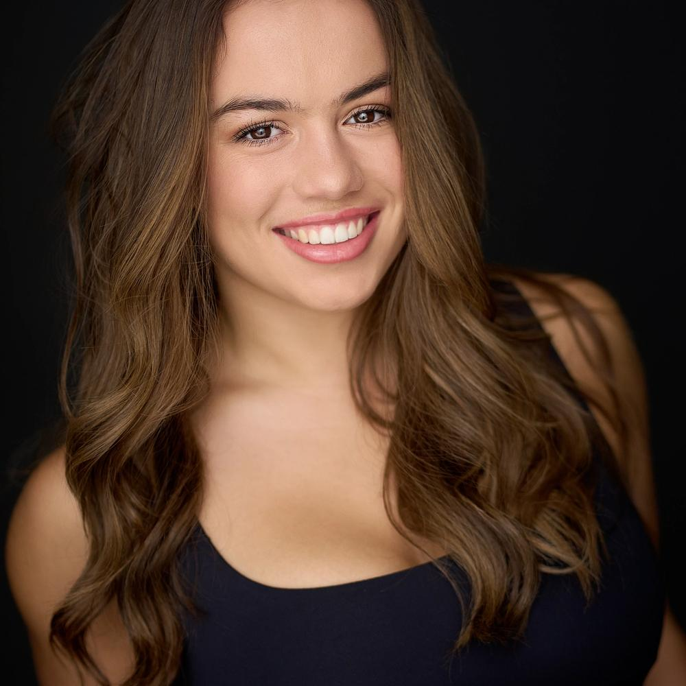 Jacinda Tsakalos headshot